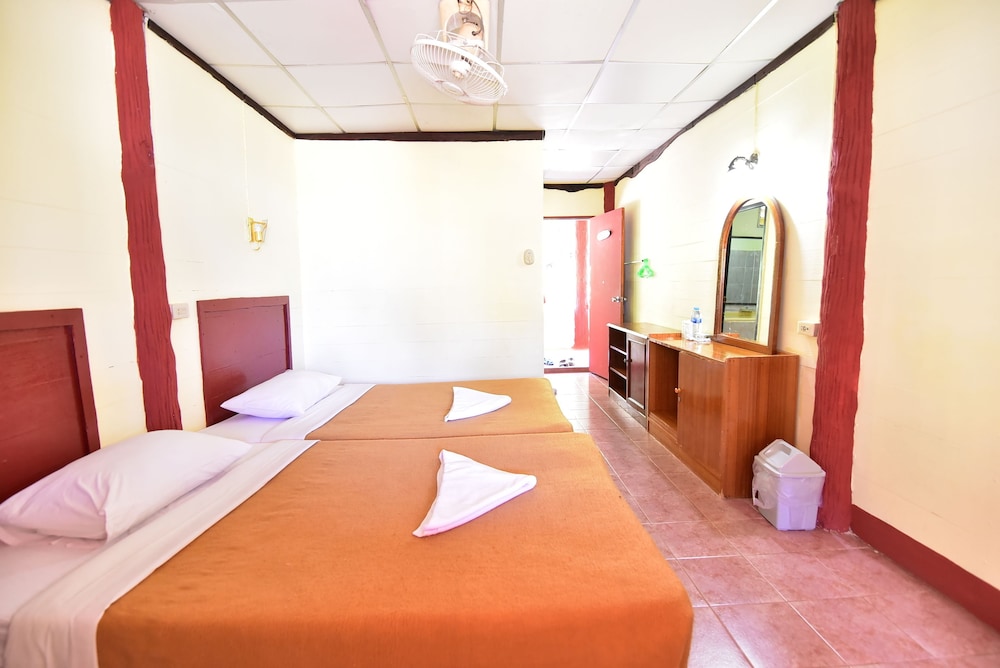 Koh Ngai Resort Ko Ngai 4/50