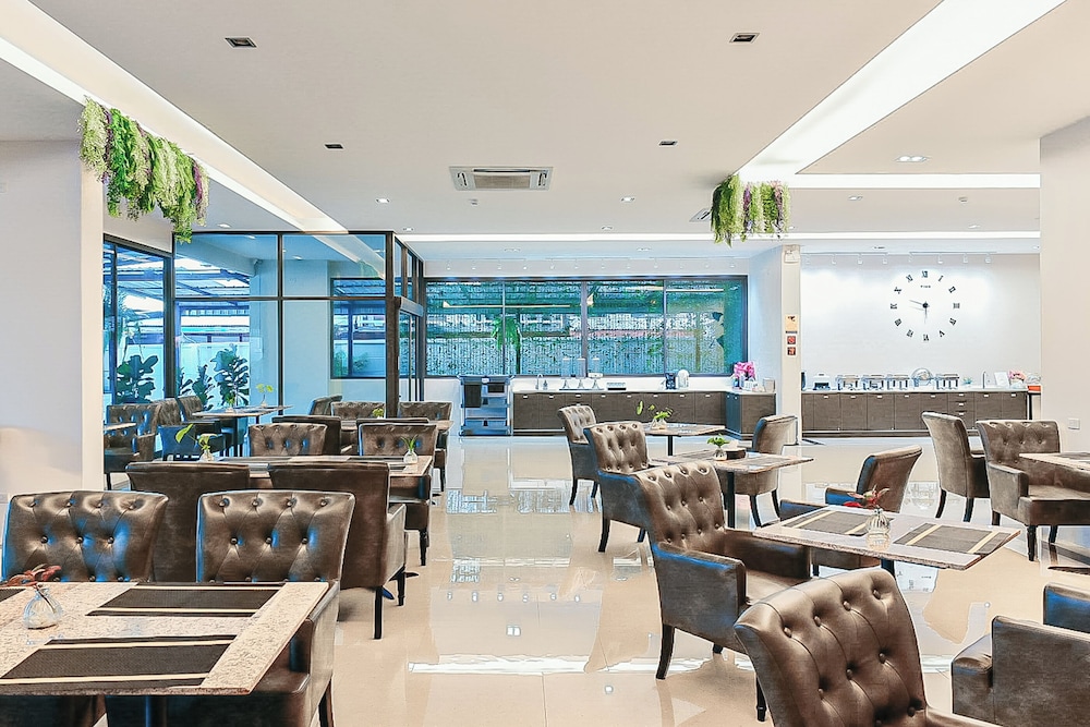 NORN Rimklong Bangkok Hotel 37/50