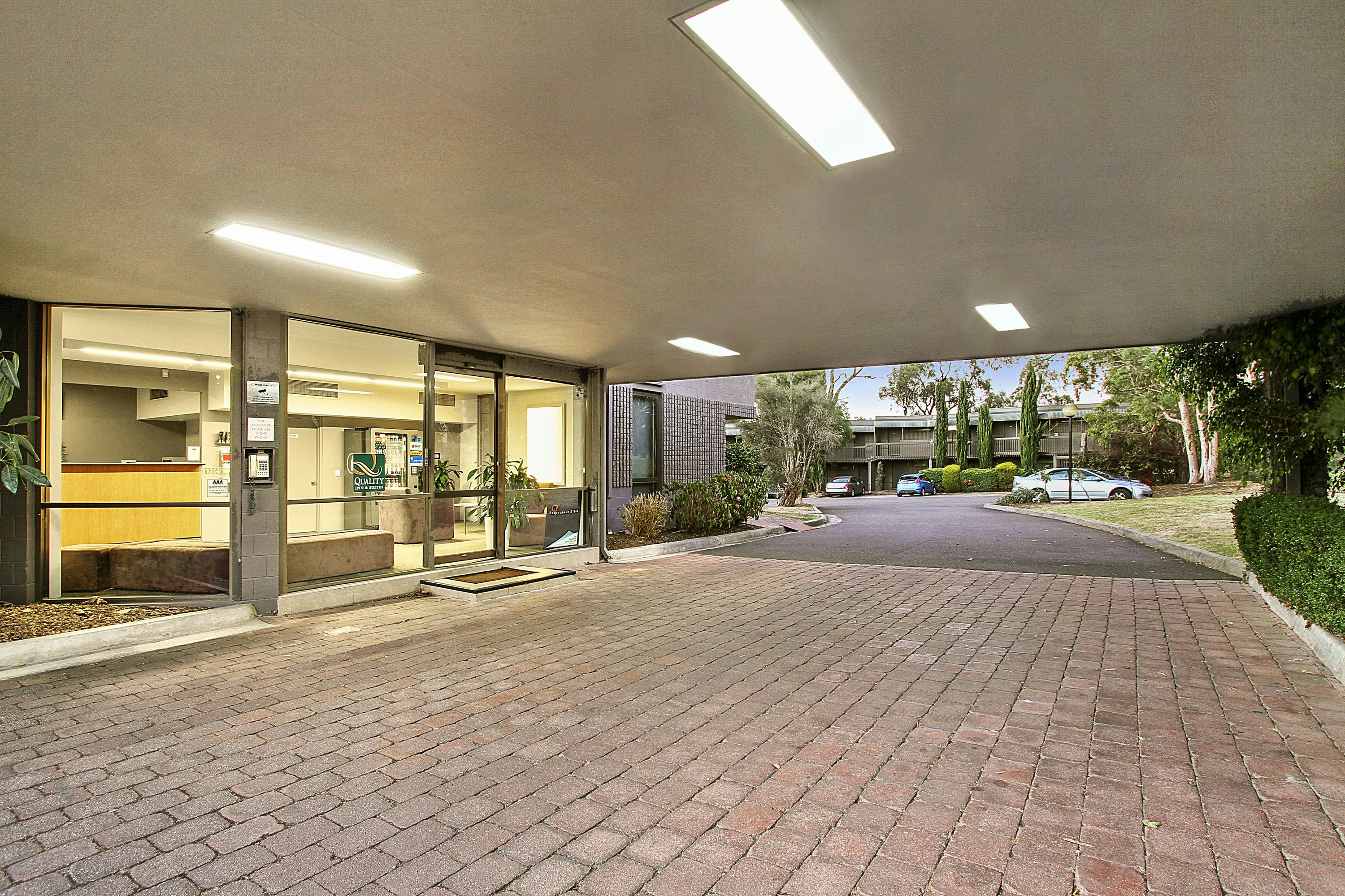 Knox International Hotel and Apartments 24/24
