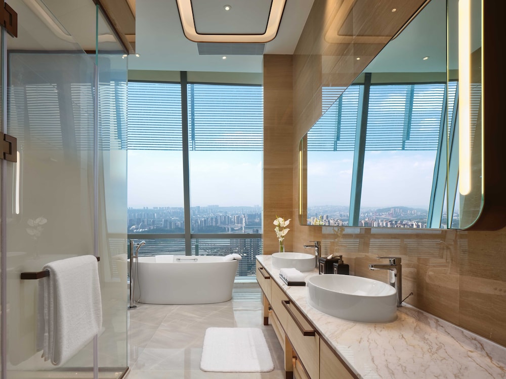 Intercontinental Chongqing Raffles City 47/70