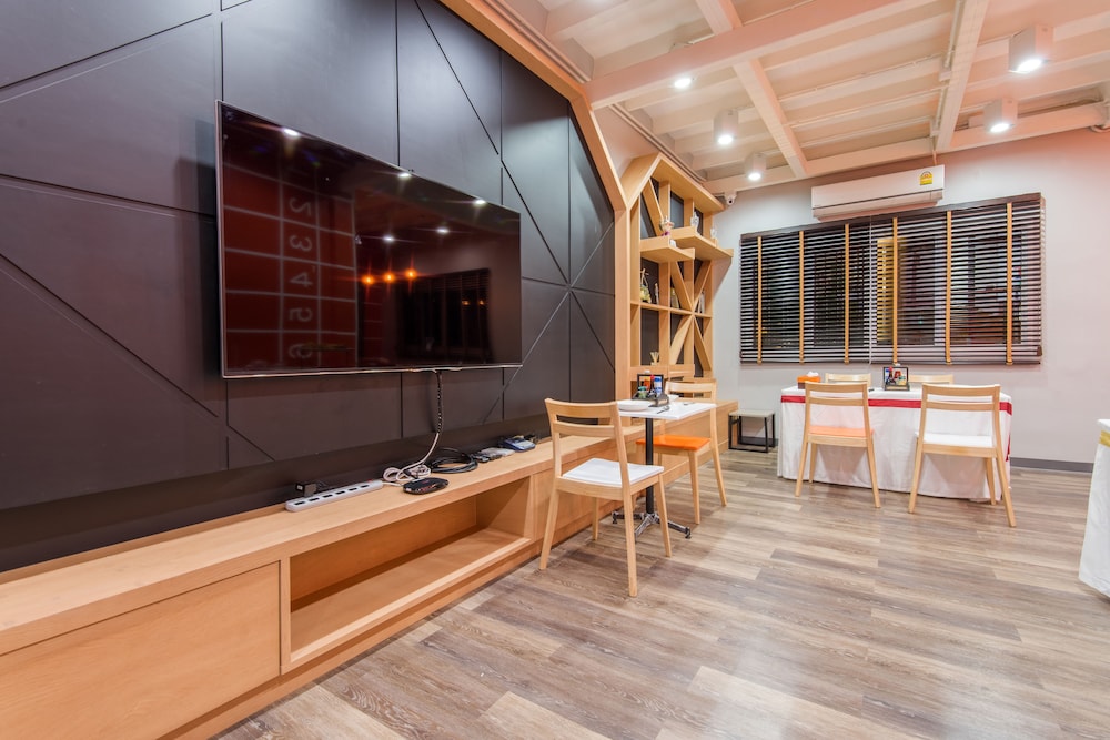 Siam Stadium Hostel 37/54