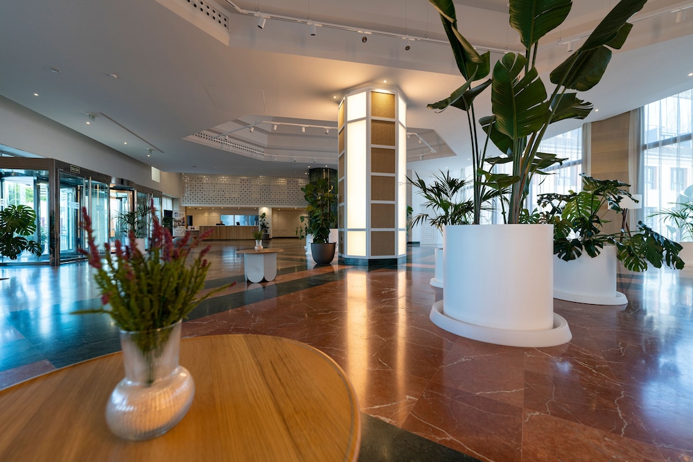 Hotel Antequera Hills 10/70