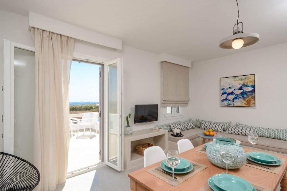 Plaka Collection Villas 23/25