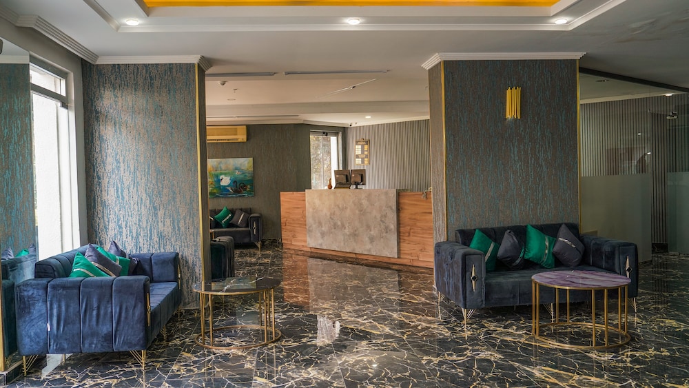Grand Alisa Hotel 8/61