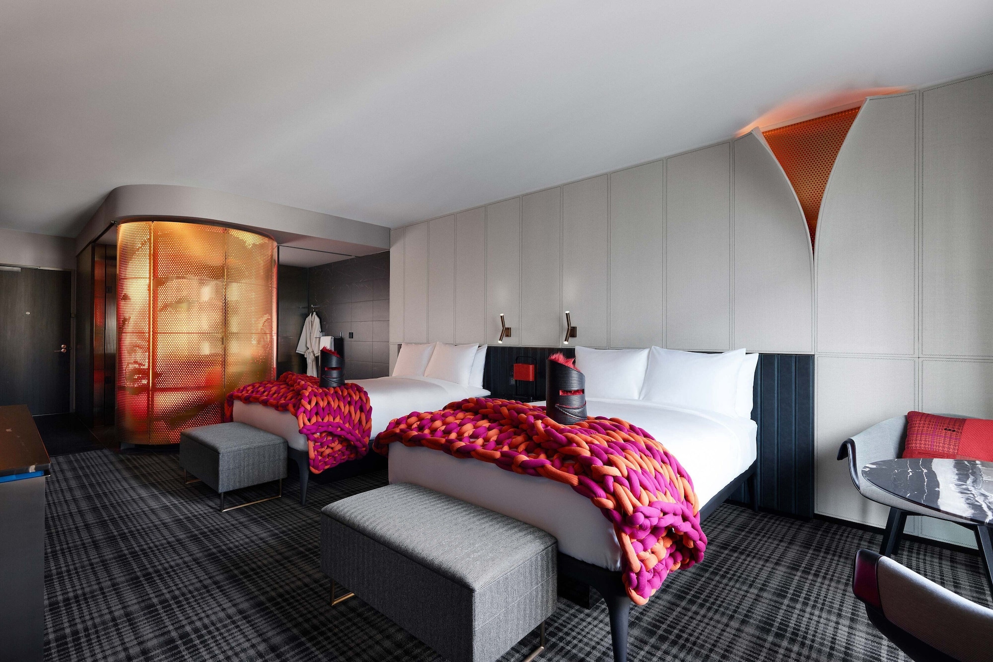Fabulous, 2 Double Beds