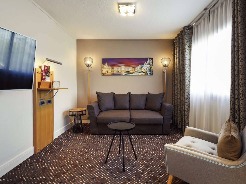 MERCURE LYON CHARBONNIERES 24/50