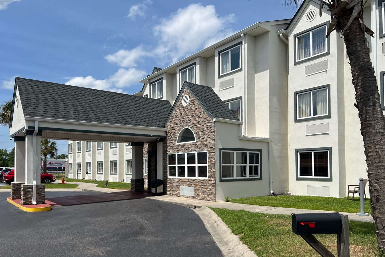 Quality Inn & Suites Myrtle Beach Near Outlets 16/17