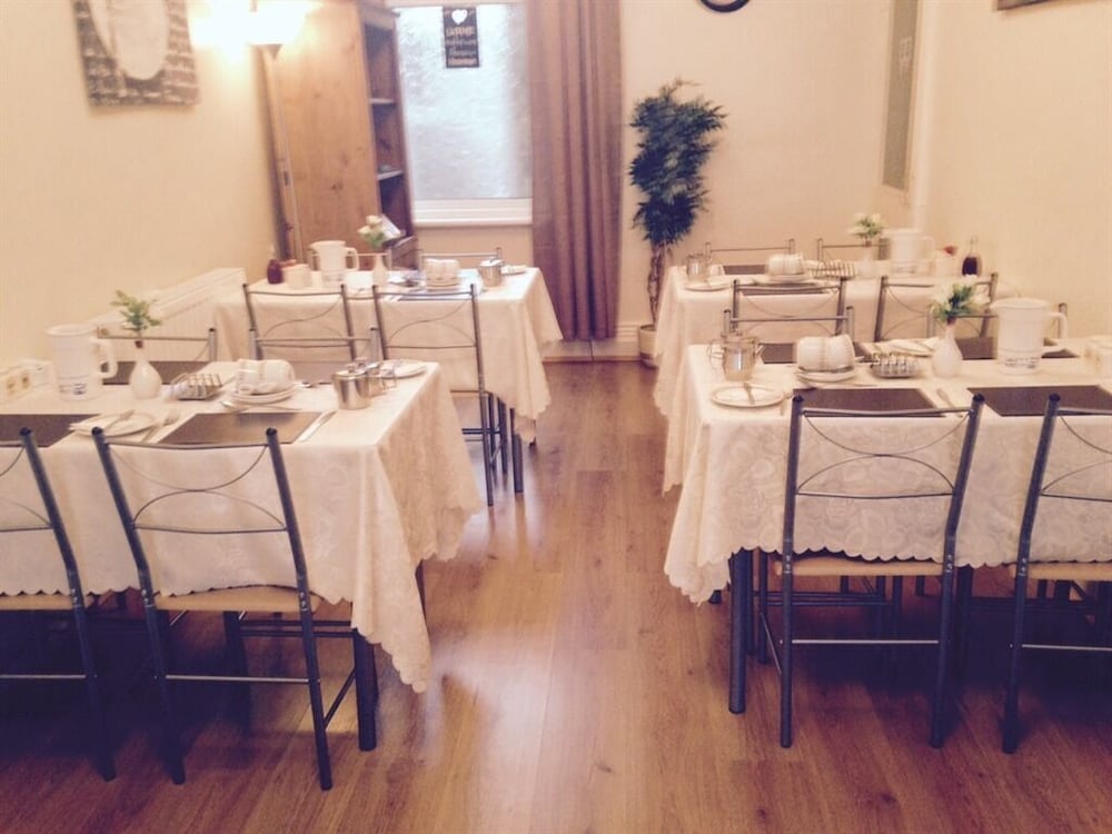 Hazelgrove Guest House 19/25