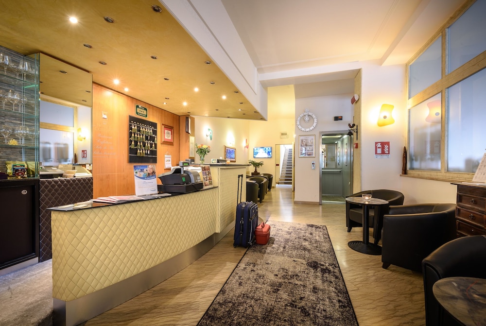 Hotel Corona 2/64