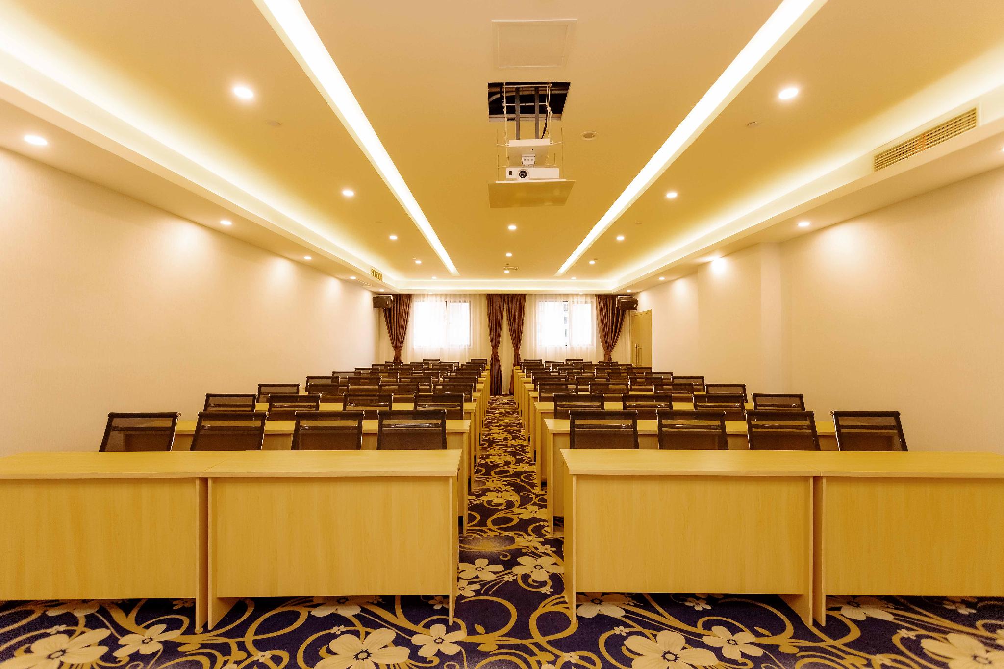 Lavande Hotel (Chongzhou Wanda Plaza) 44/51