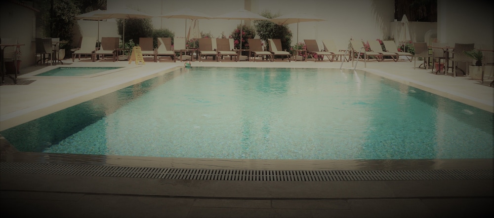 Olivias Group Hotel 15/42