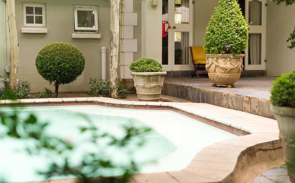 Osborne House - Guest House 36/72
