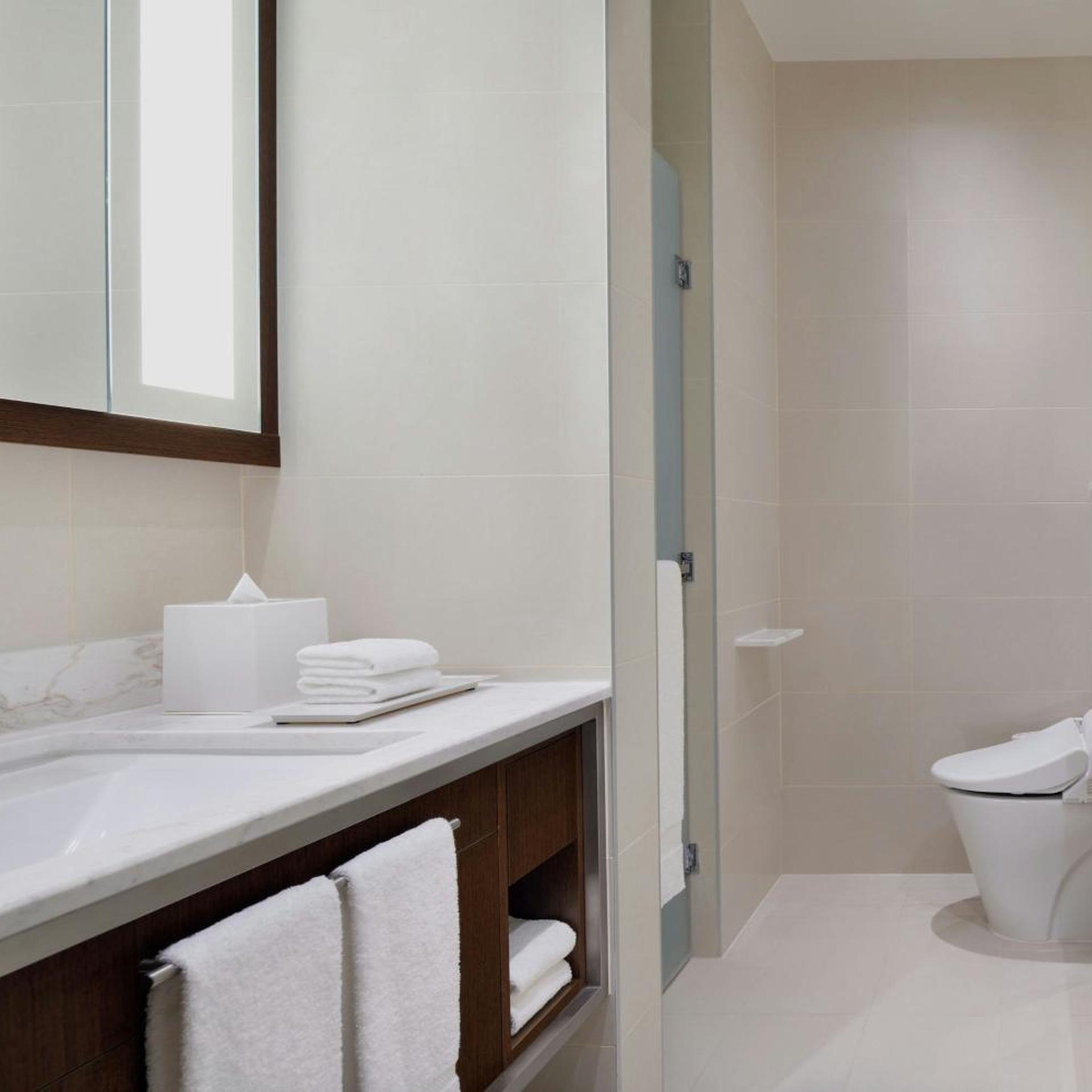 Deluxe, Twin Beds, Sea View, Delta Hotels Marriott City Center Doha 6/8