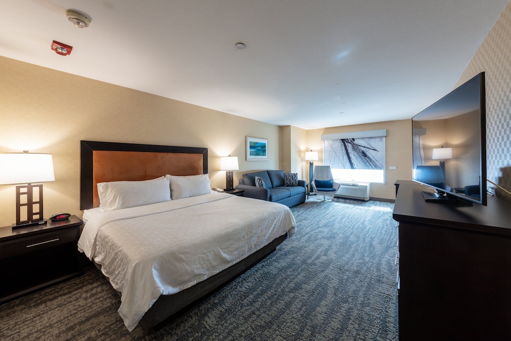 Holiday Inn Express Suites Riverport 25/76
