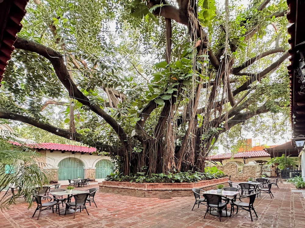 El Embajador, a Royal Hideaway Hotel 46/49