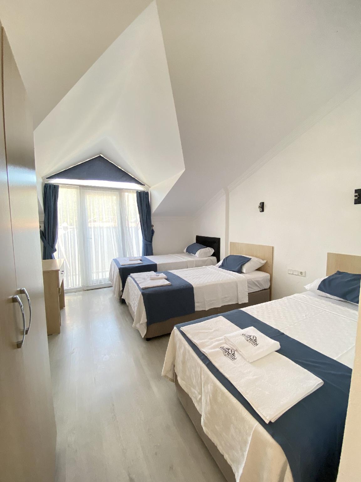 Tree, Penthouse, Single Bed