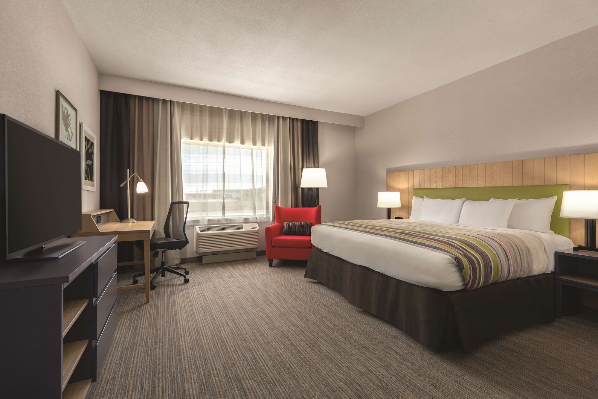 ROOM, KING BED, ACCESSIBLE