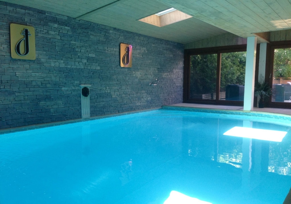 ALP'HOTEL 35/42