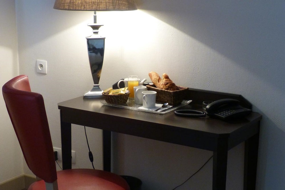 HOTEL LITTLE REGINA 52/54