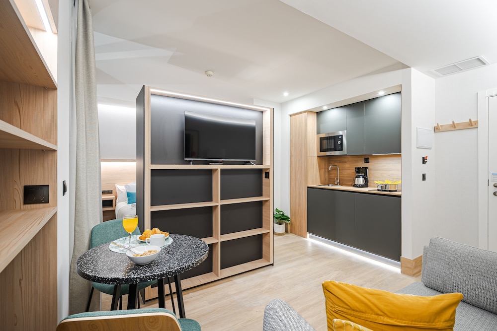 Feelathome Ventas Suites 31/50