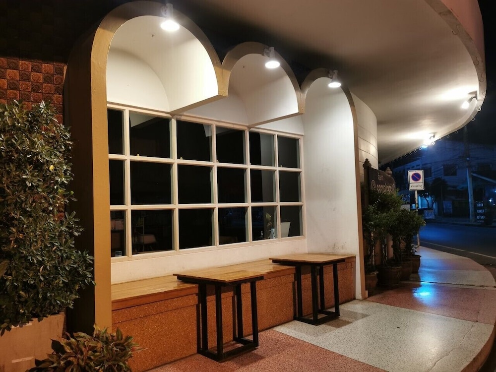 Supak Hotel 6/37