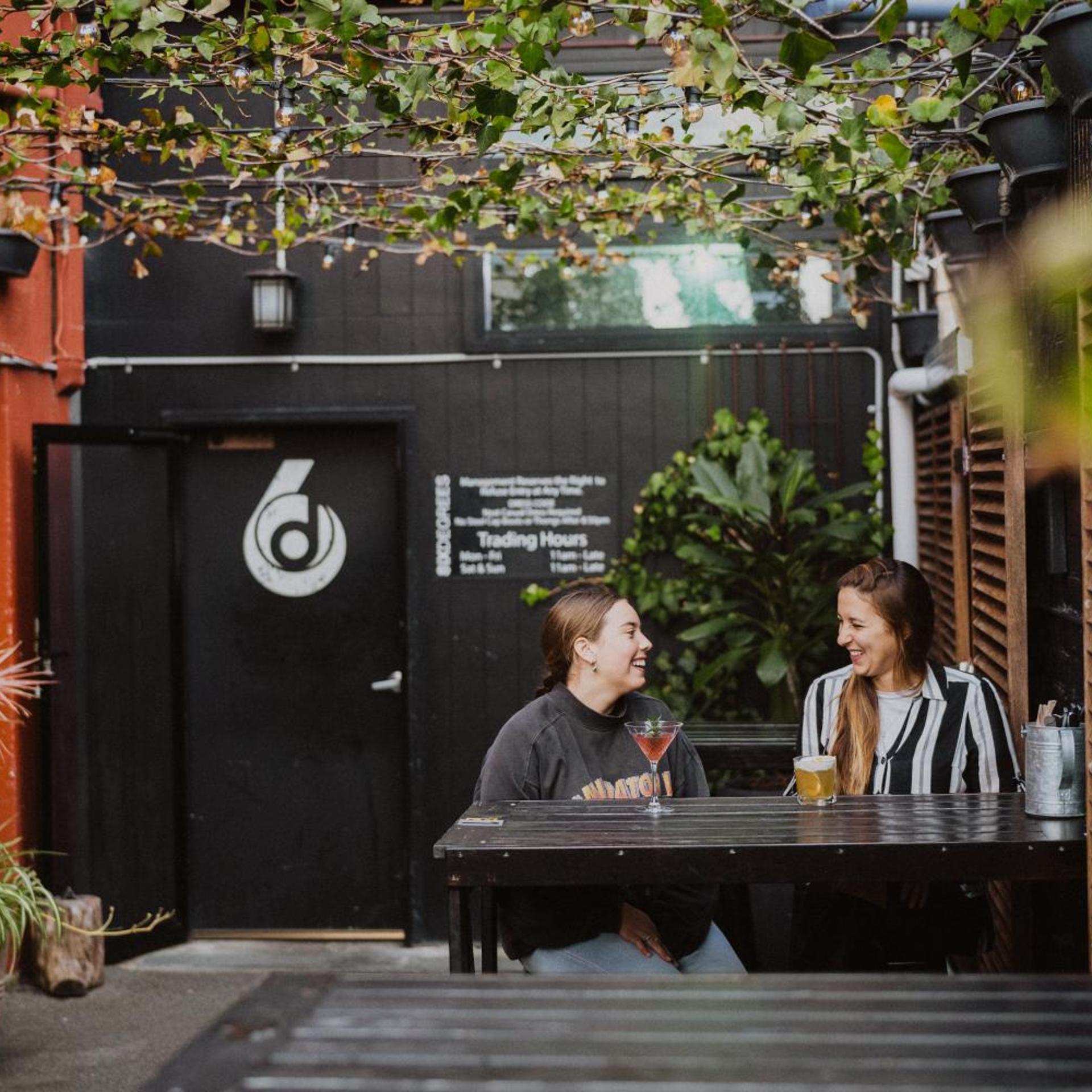 Six Degrees Boutique Hotel 8/67