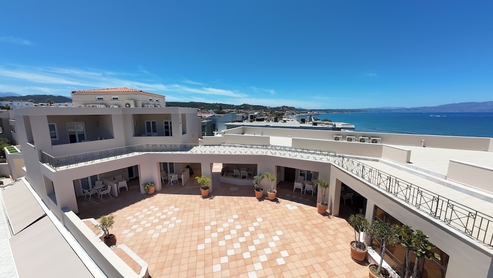 Chrispy Beach Resort 1/43
