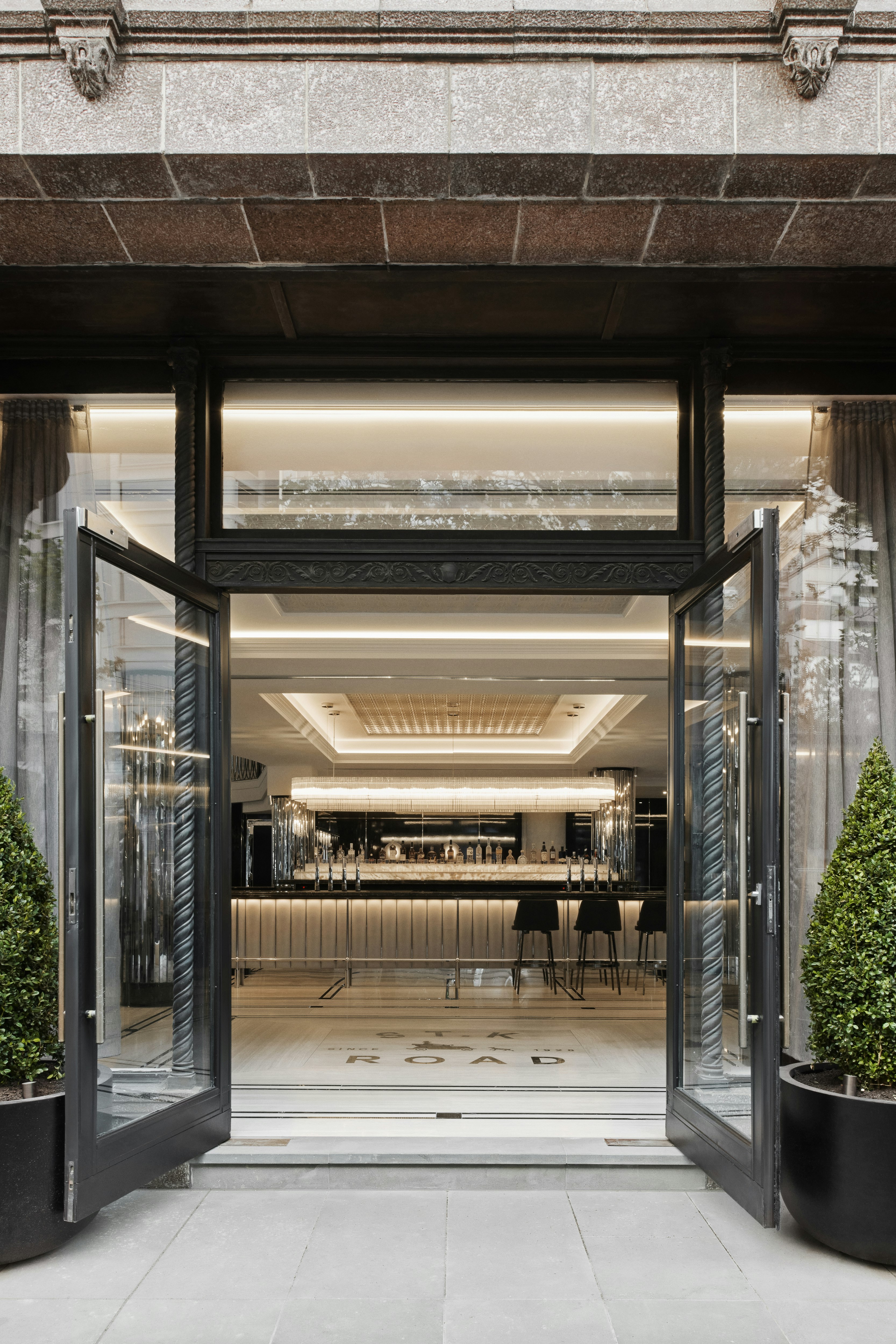 Royce Hotel 1/60