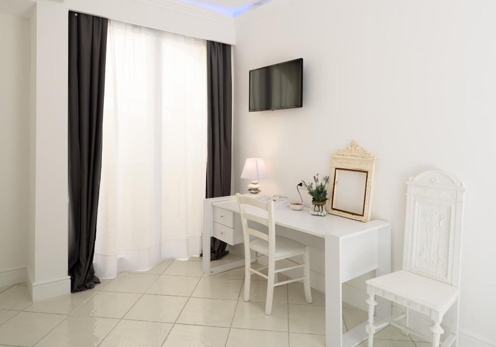 Bussola Di Hermes Hotel 42/57