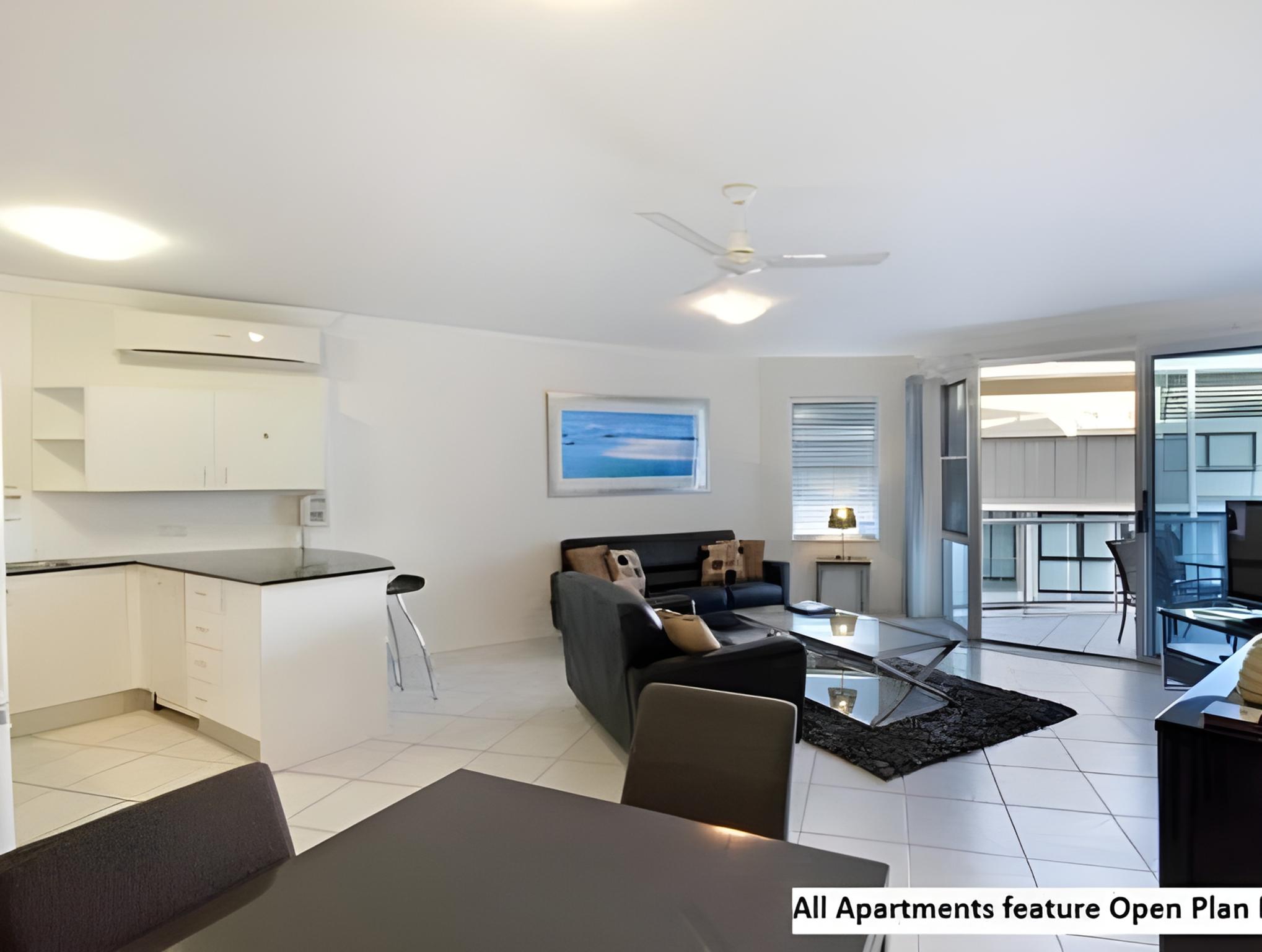 2 Bedrooms, Apartment, Partial View