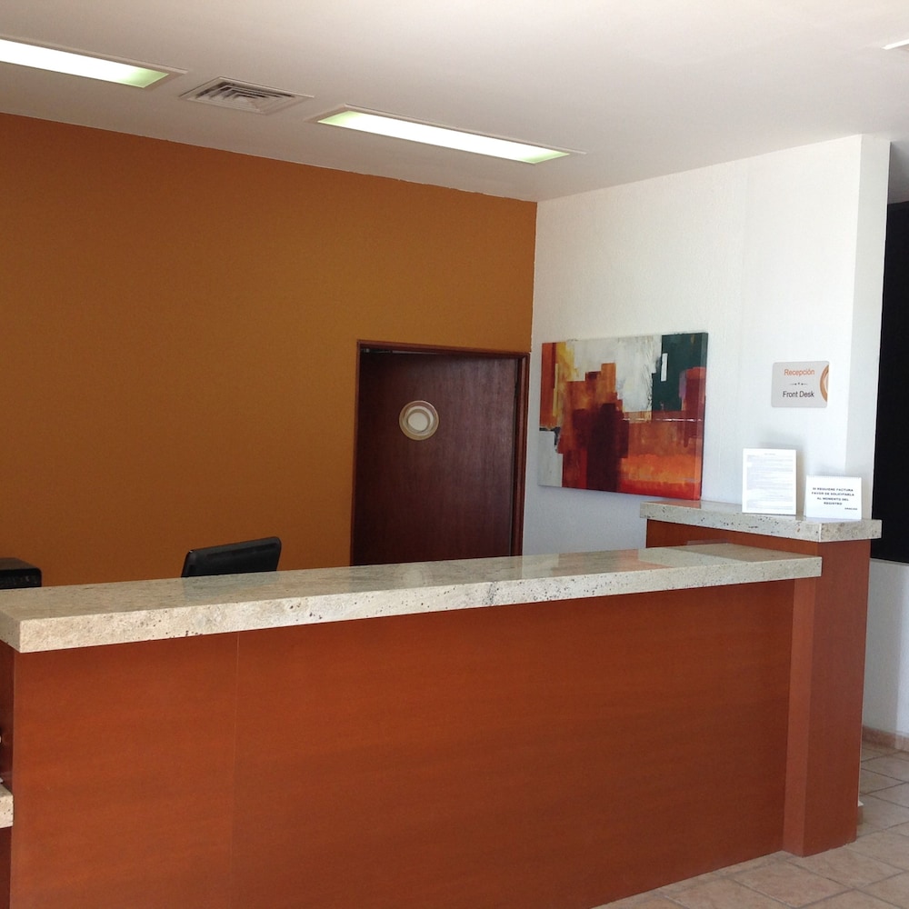 Sunrock Hotel & Suites 7/50