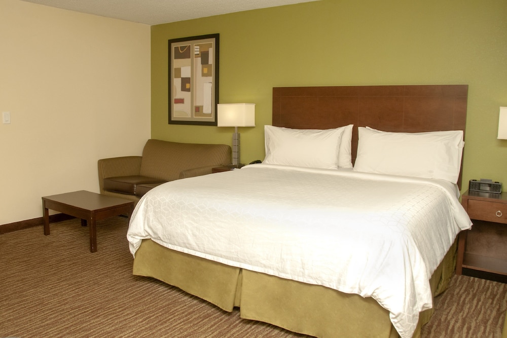 HOLIDAY INN EXPRESS BOWLING GREEN 18/72