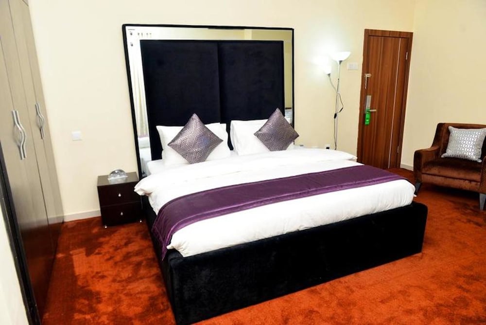 Cribville Hotel & Suites 13/41