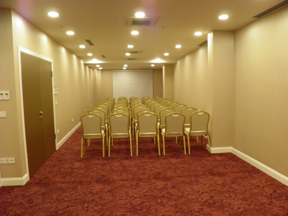 Regard Hotel 55/61