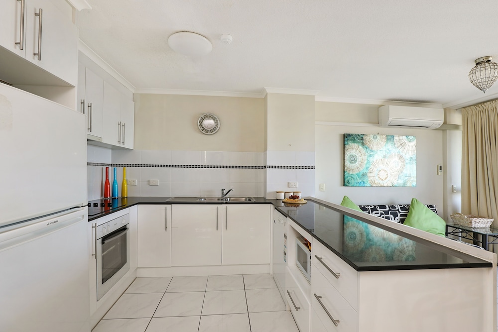 Palmerston Tower Holiday Apartments 17/36
