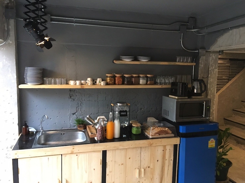 Udonbackpackers Beds And Cafe 16/33