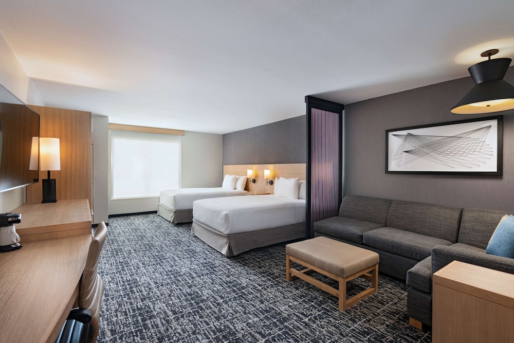 Hyatt Place Austin / Lake Travis / Four Points 11/55