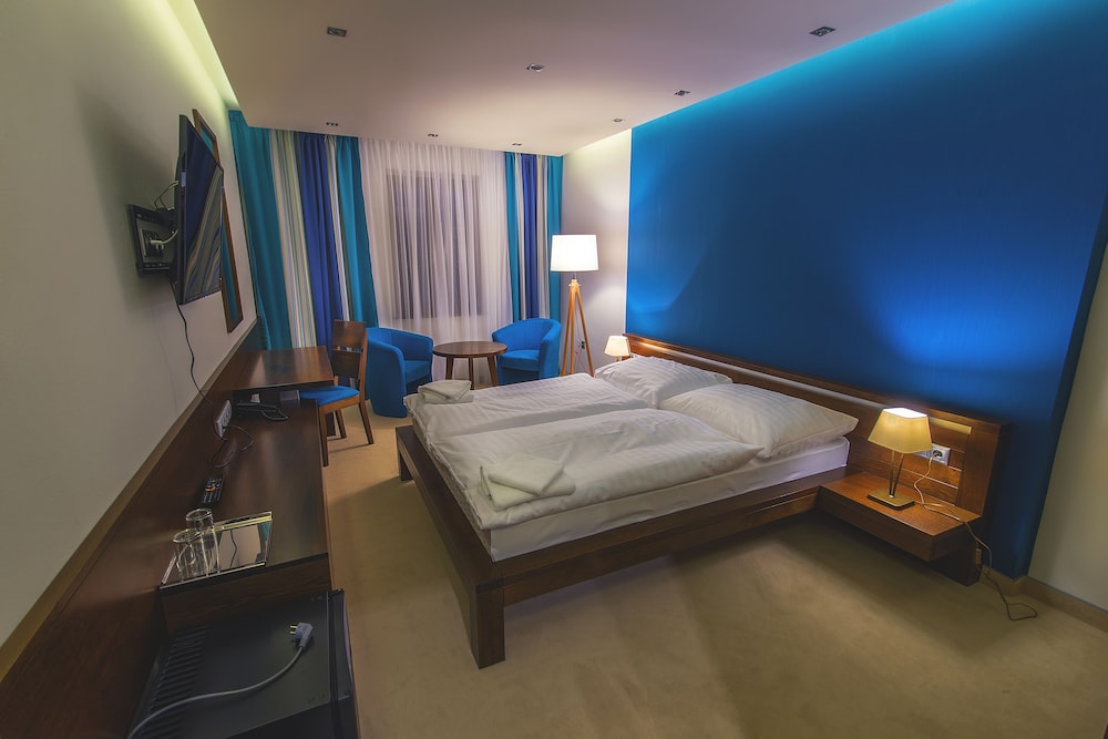 Arkada Hotel 12/56