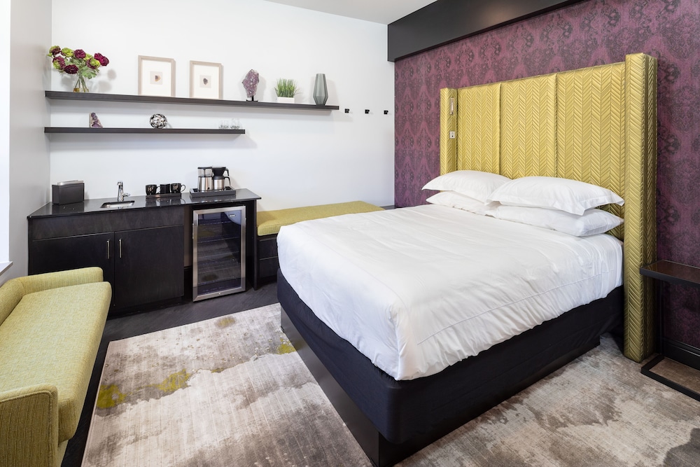 Room, Queen Bed, Pure Avenue View, City View