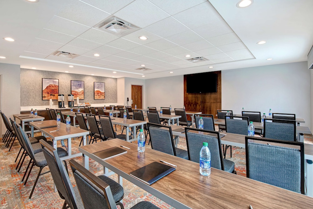Hampton Inn Santa Fe South Nm 47/52