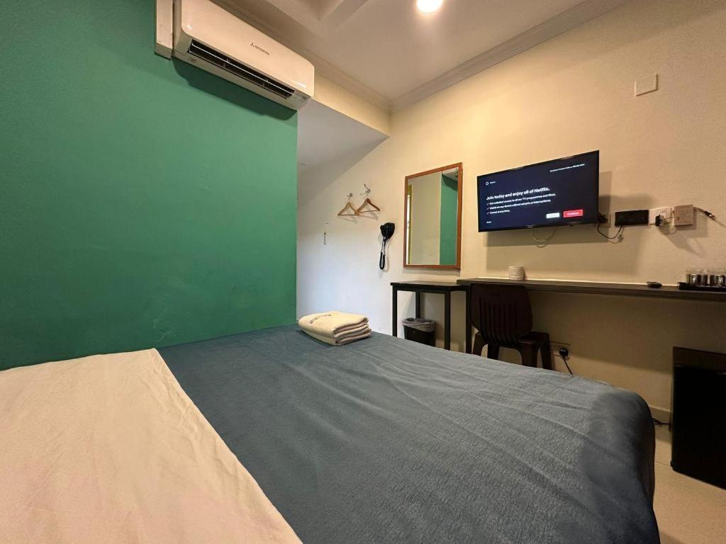 DARLENE HOTEL 26/50