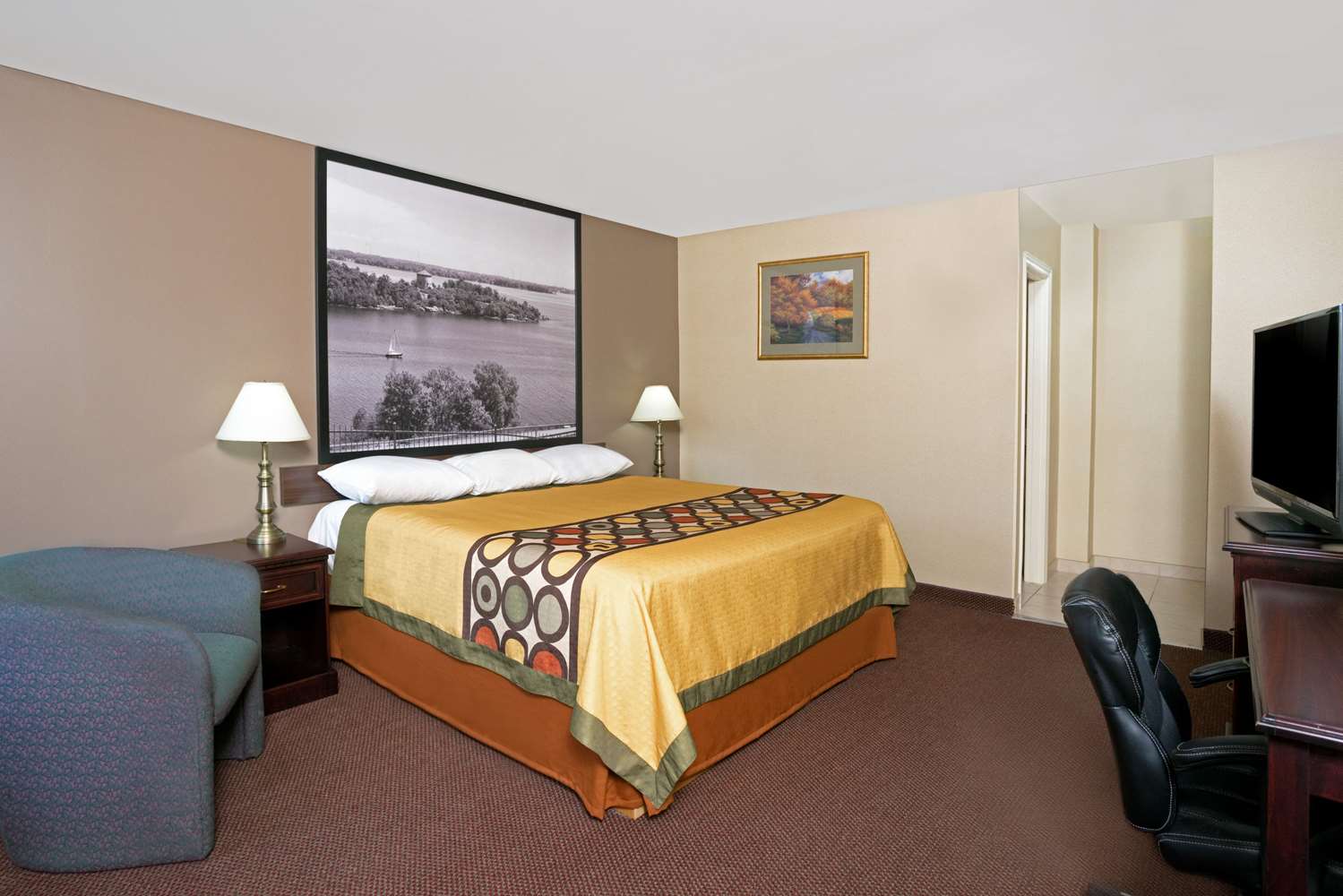 Super 8 By Wyndham Kingston 5/11