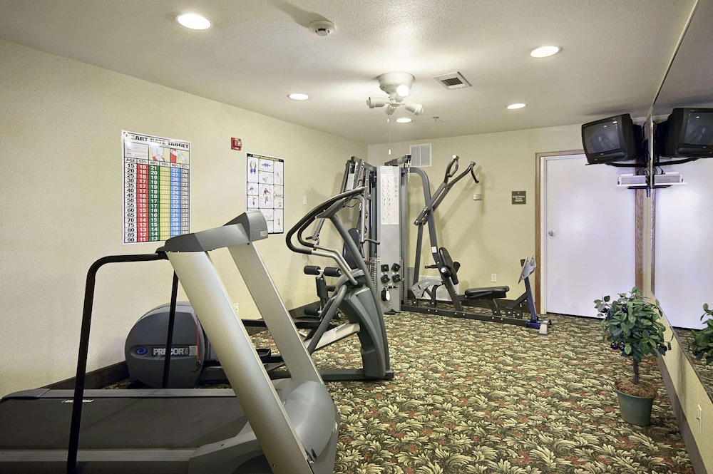 Super 8 by Wyndham Pine Bluff 13/22