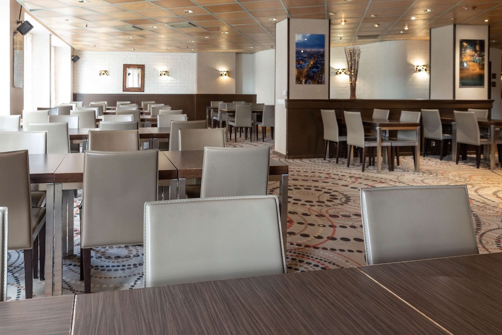 restaurant cafeteria