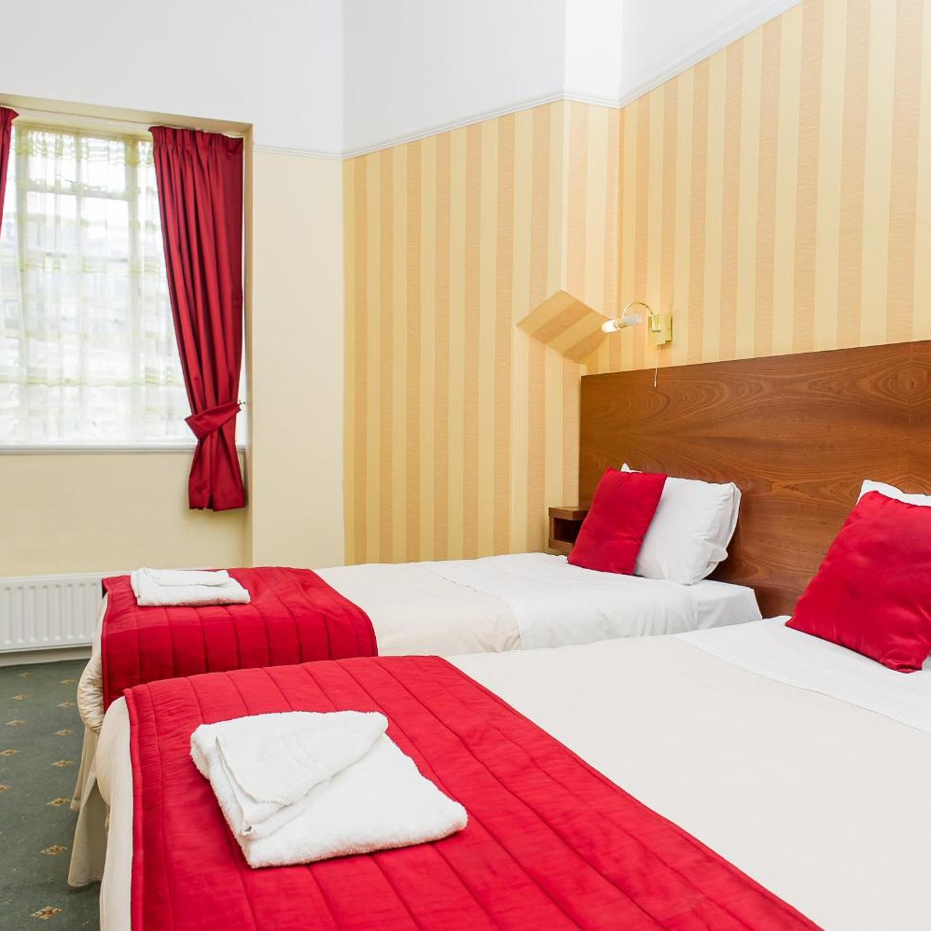 ROOM, TRIPLE