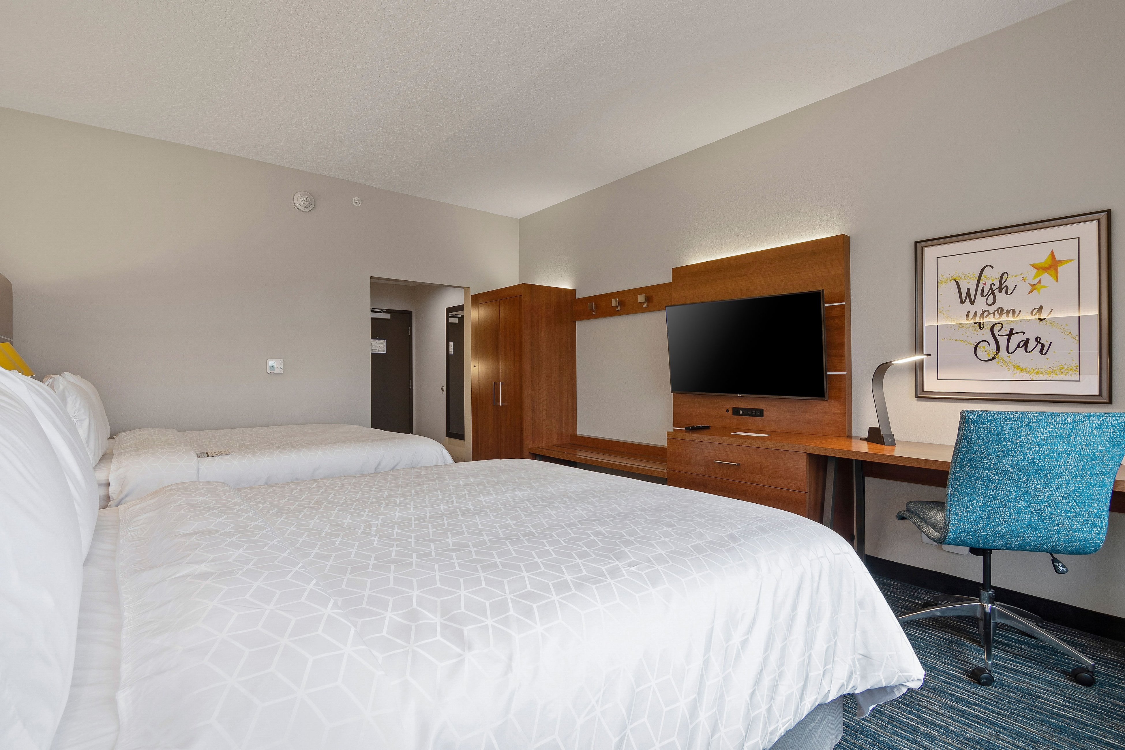 Holiday Inn Express Suites Orlando Lk Buena Vista Area 24/60