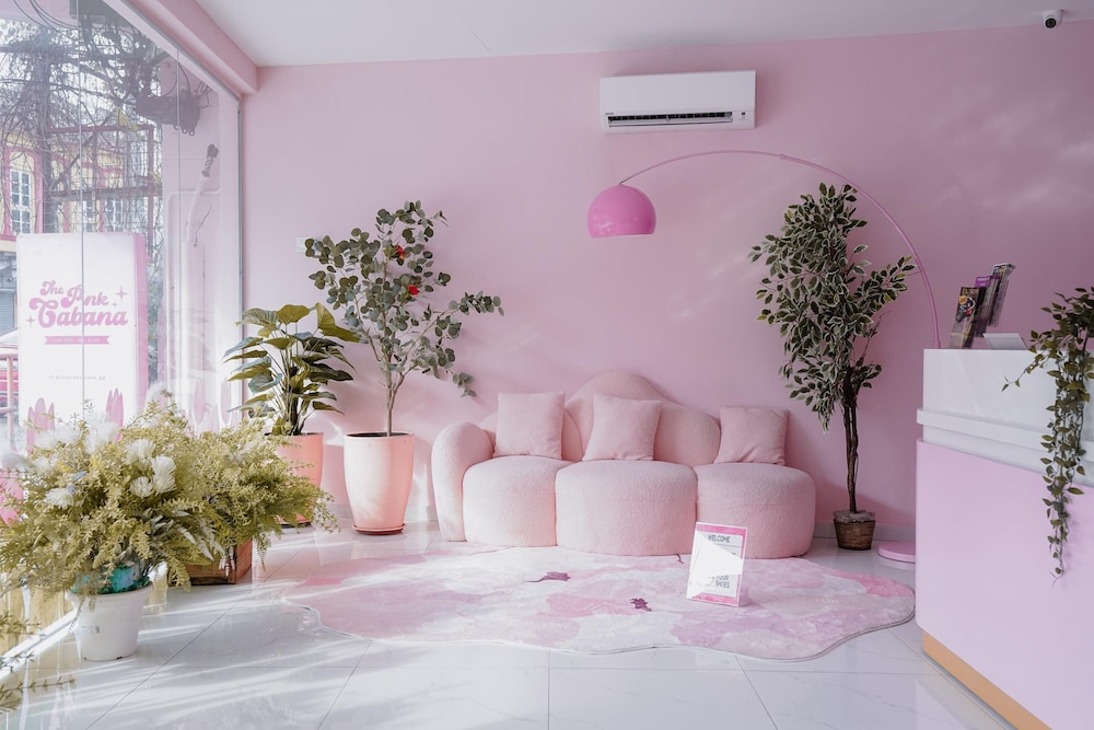 Pink Cabana Hotel 66/78