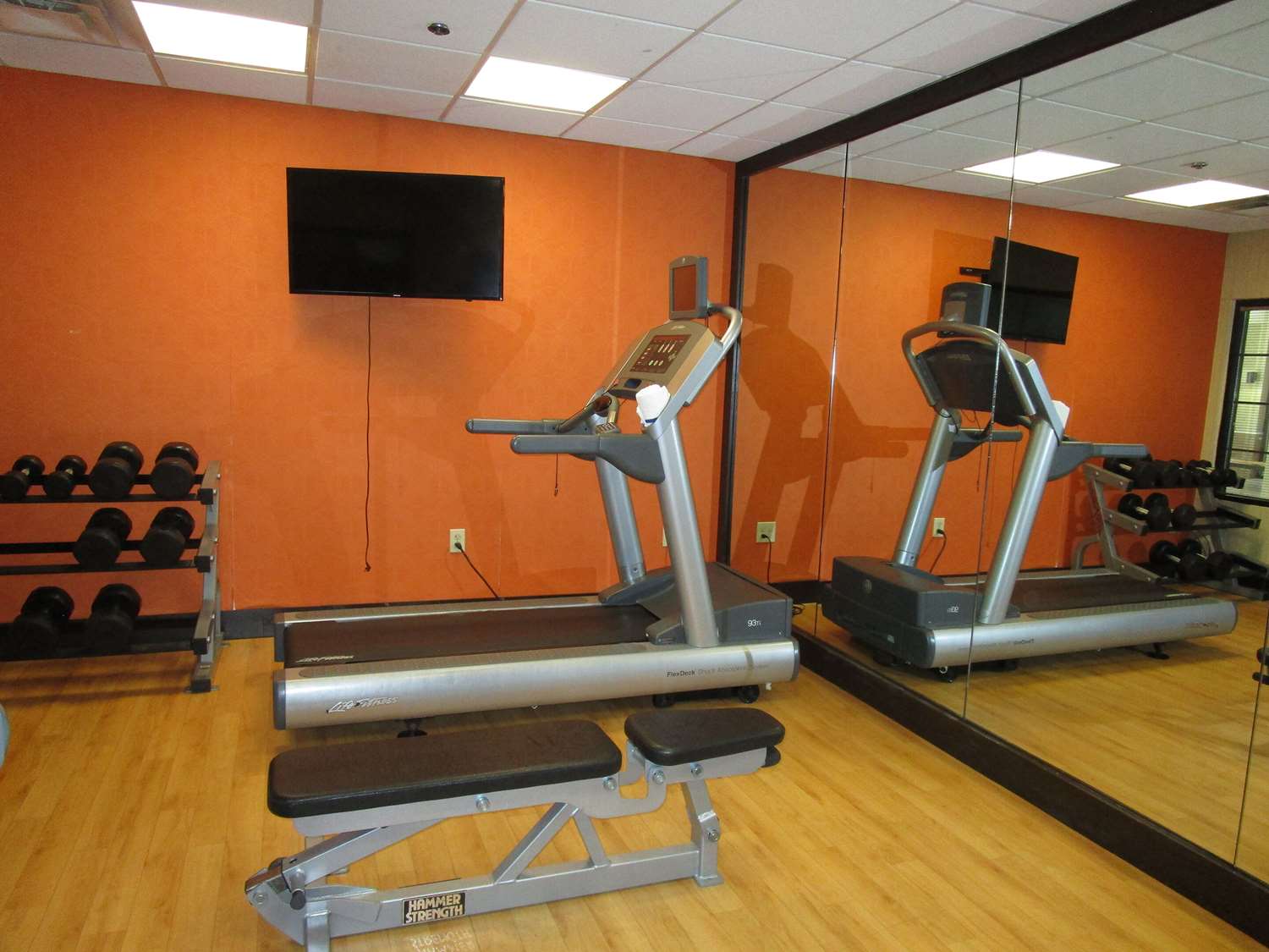 Country Inn & Suites by Radisson, Columbus-Edinburgh 7/20