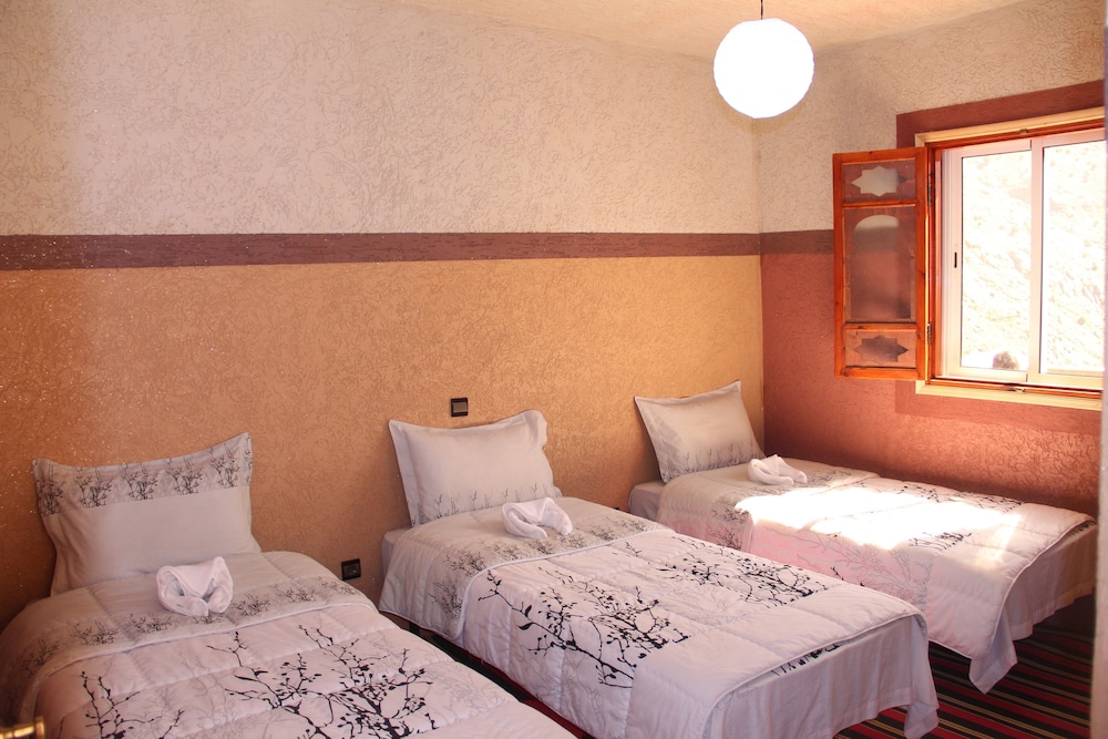 1 BEDROOM, STANDARD, TRIPLE