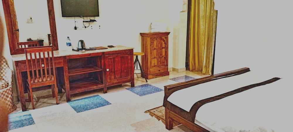 THE COUNTRY SIDE RESORT 7/48